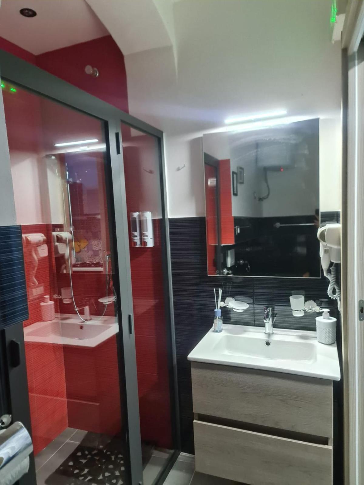 Queen'S Apartament 卡塔尼亚 外观 照片