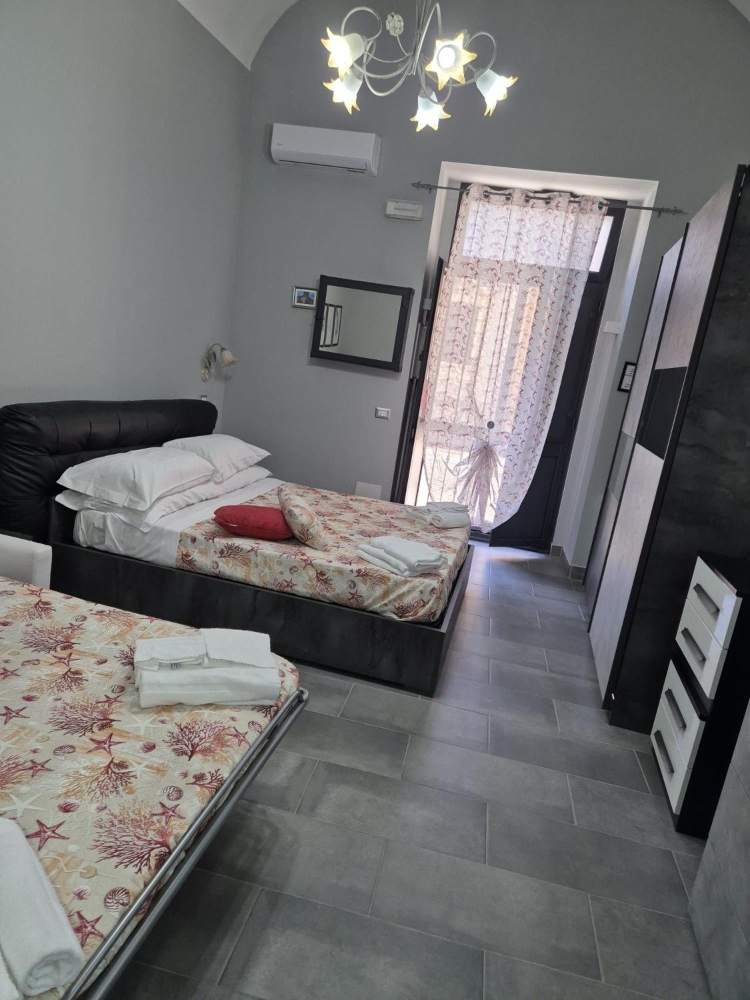 Queen'S Apartament 卡塔尼亚 外观 照片